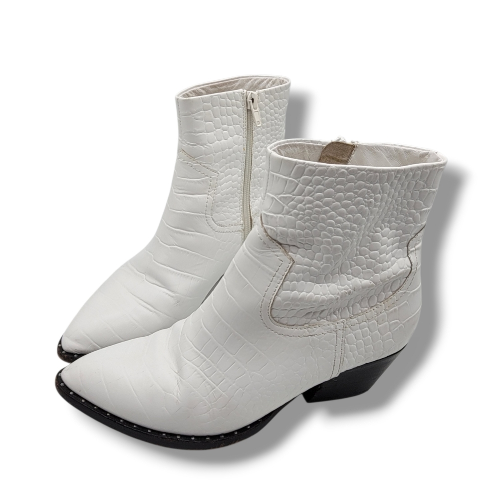 Something Navy Wesley White Cowboy Chelsea Boot., Womens 6.5